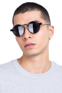 Lentes sol redondos sold by Shasa