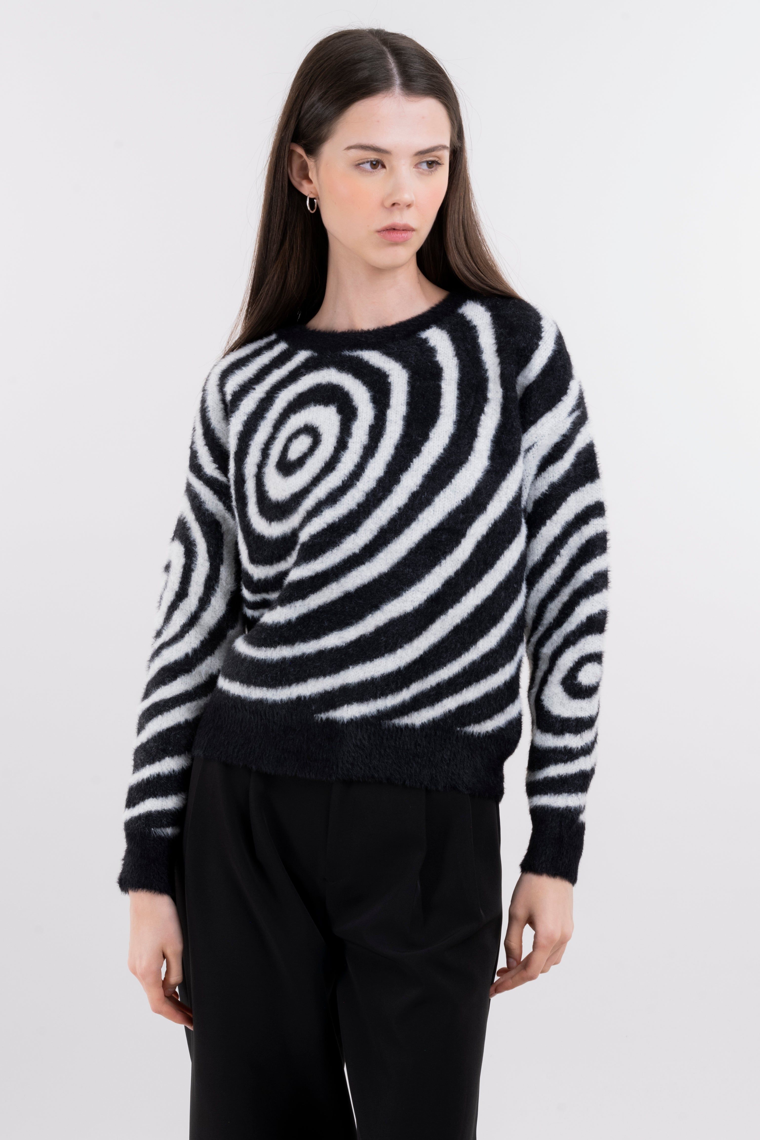 Suéter peluche espiral sold by Shasa product image thumbnail 2