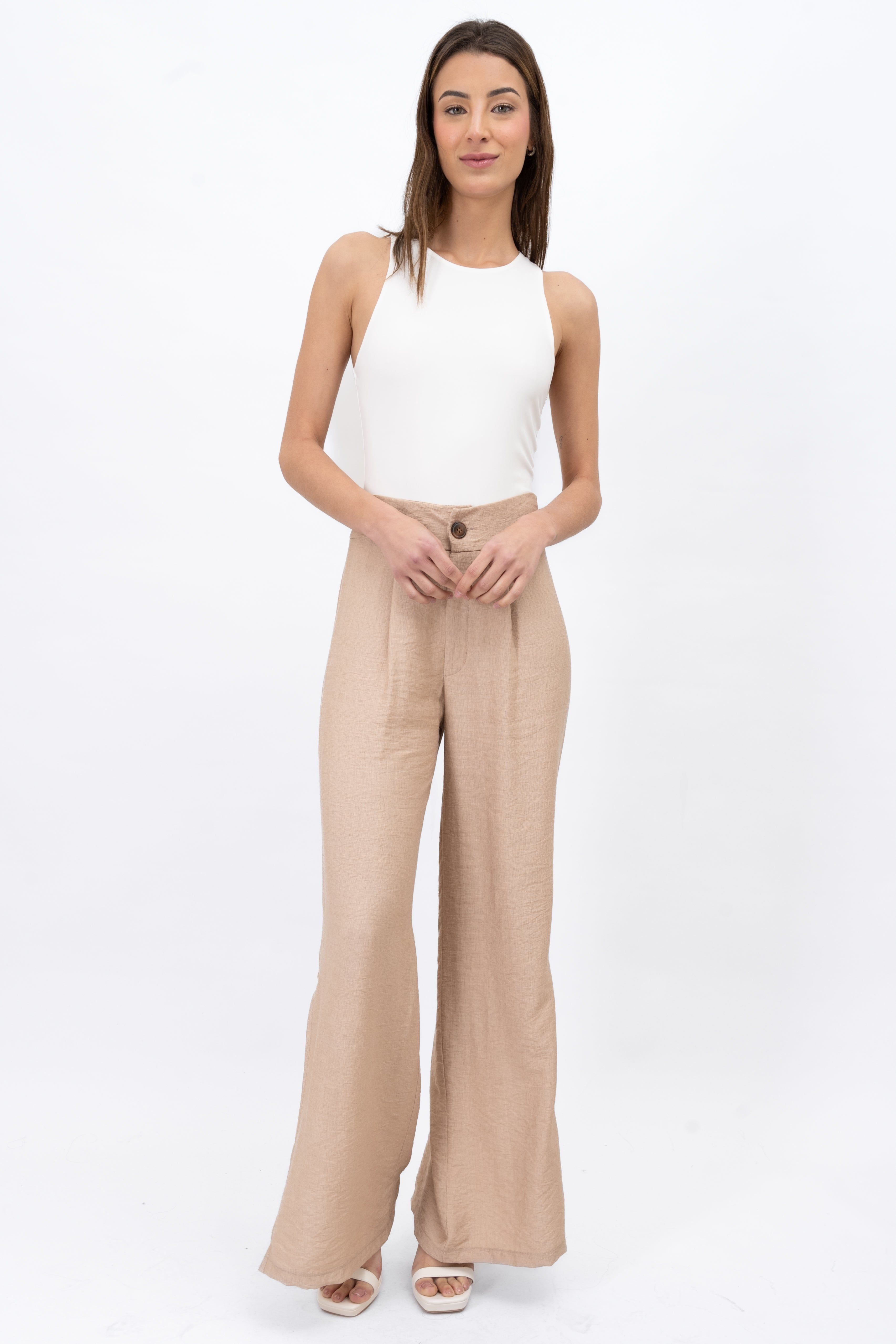 Pantalón pinzas abertura sold by Shasa