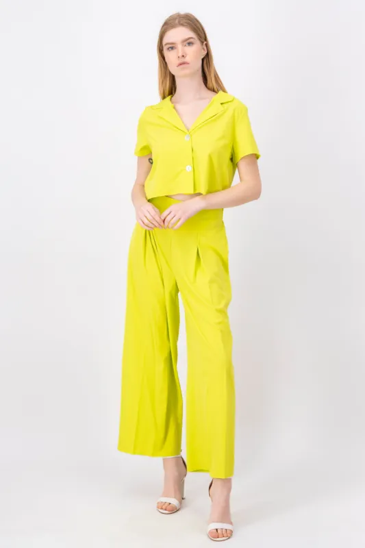 Pantalón Amplio Pinzas Plisadas sold by Shasa