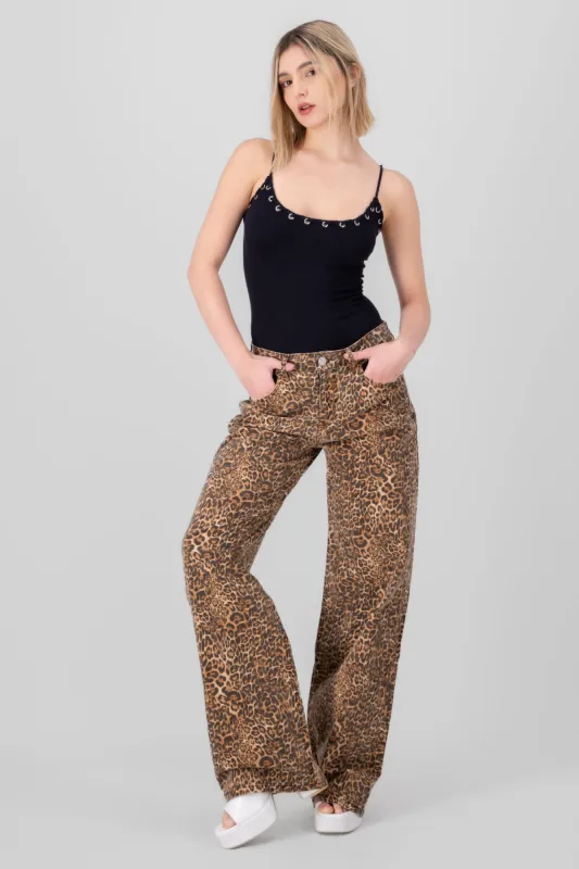 Jeans straiht animal print sold by Shasa