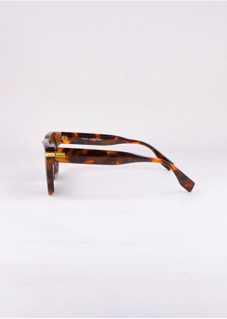 Lentes sol cuadrados carey sold by Shasa product image thumbnail 3