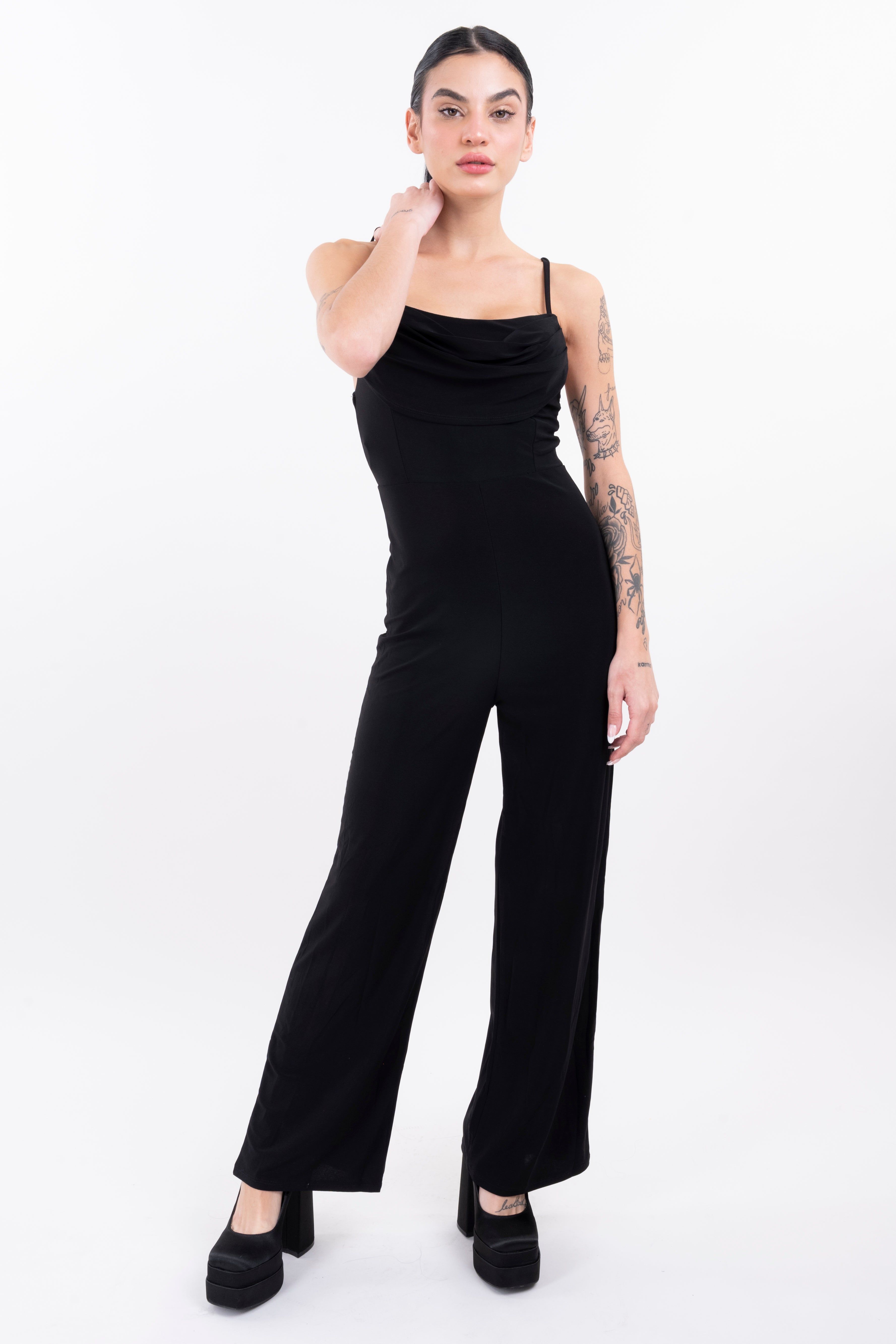 Jumpsuit monocolor escote drapeado sold by Shasa product image thumbnail 5