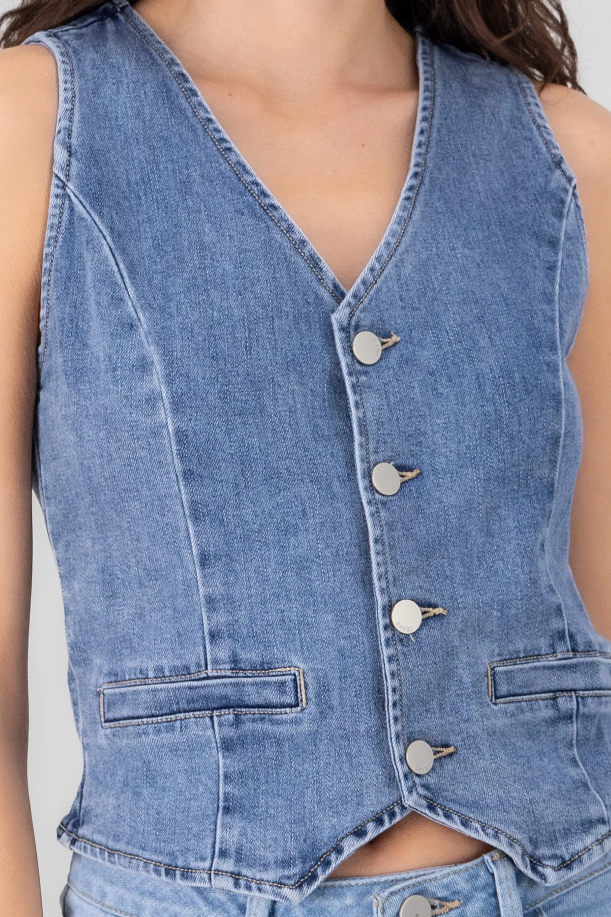 Chaleco sastre con cortes sold by Shasa product image thumbnail 5