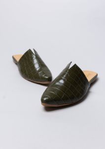 Flat mula corte v puntal cocodrilo sold by Shasa