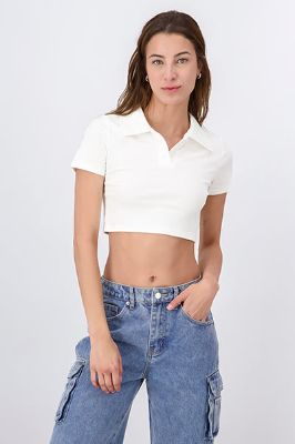 Top crop cuello polo liso sold by Shasa