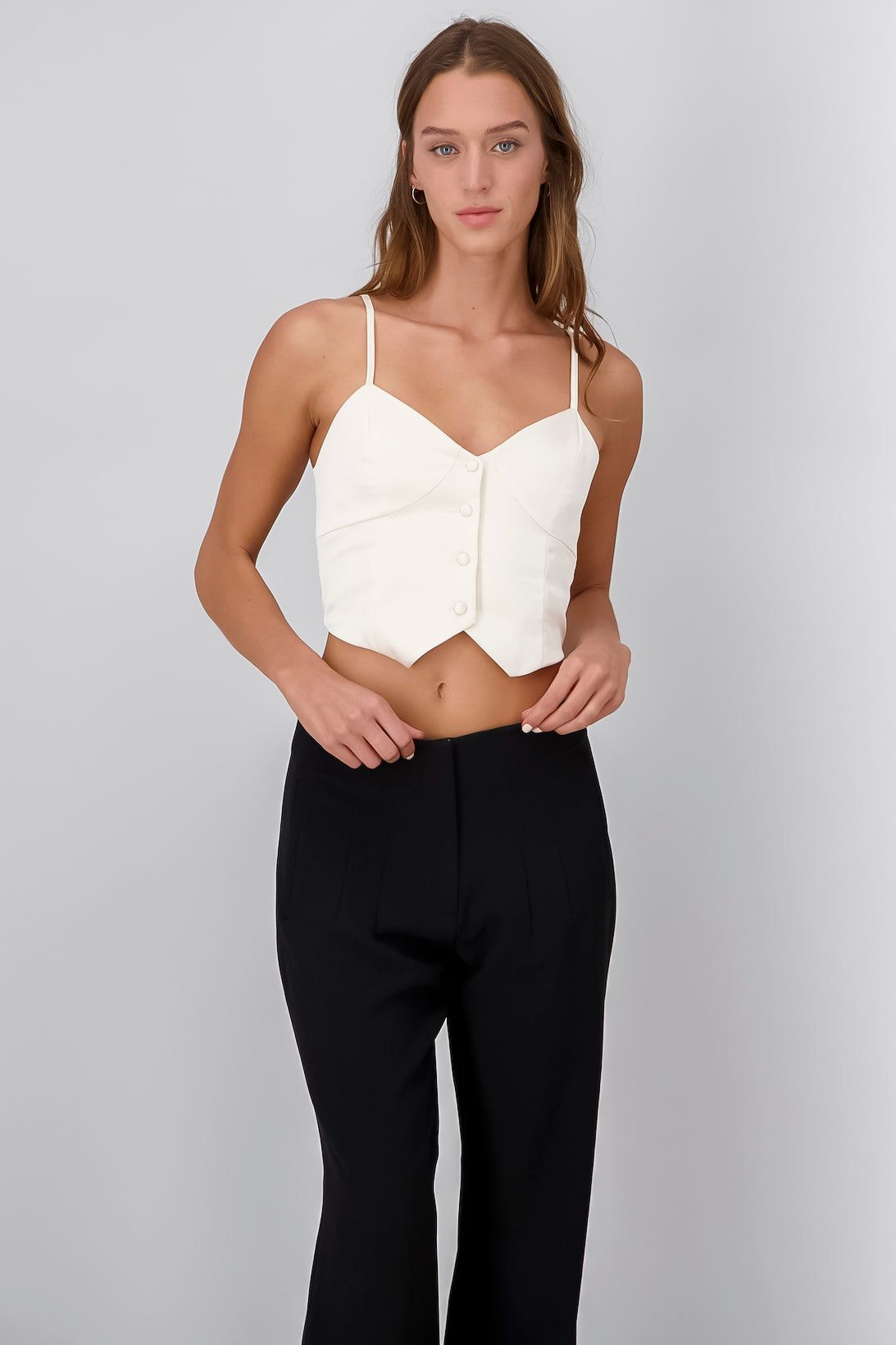 Top Tirantes Cuello V Con Botones sold by Shasa product image thumbnail 2