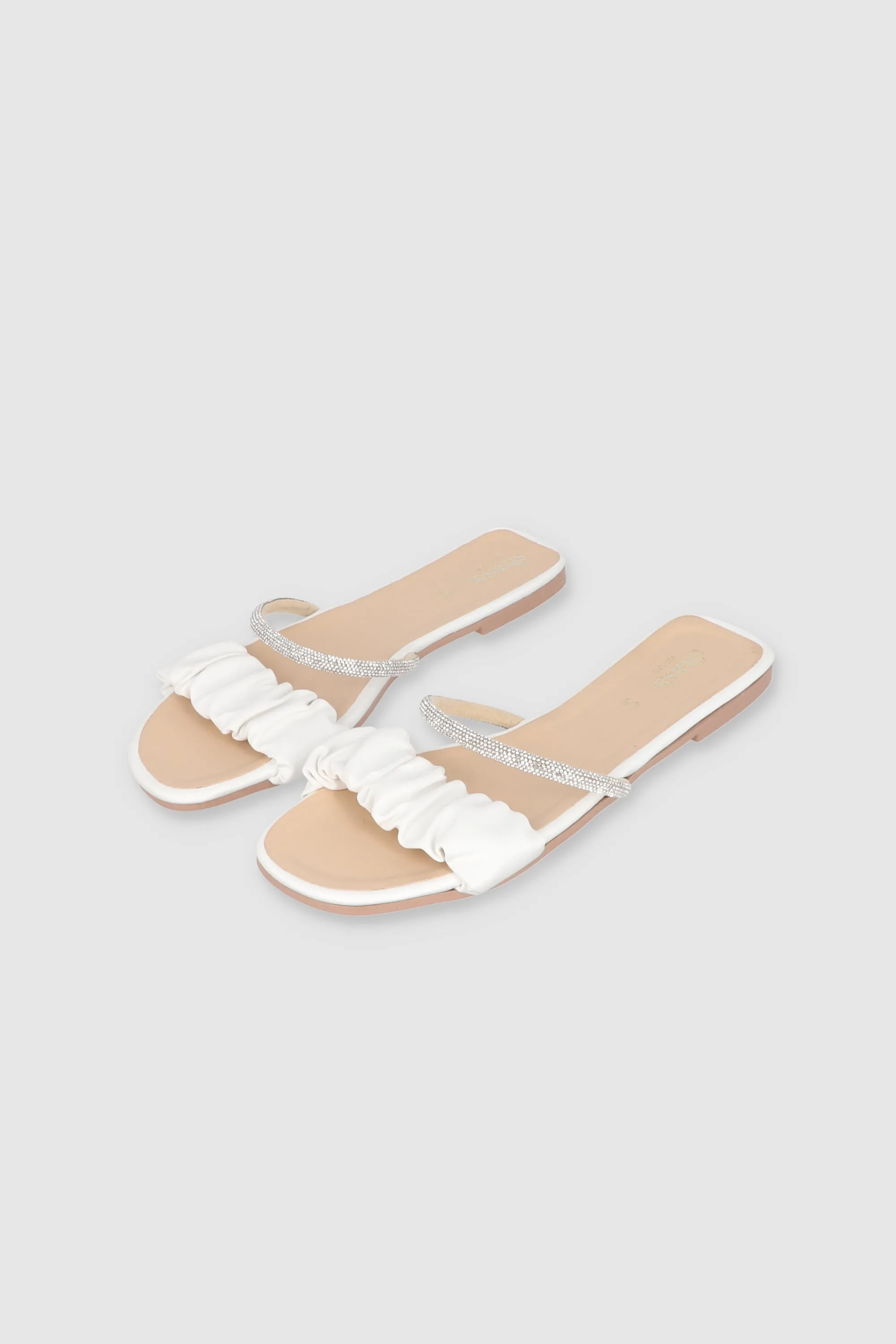 Sandalia Pala Tira Rugosa Brillos sold by Shasa