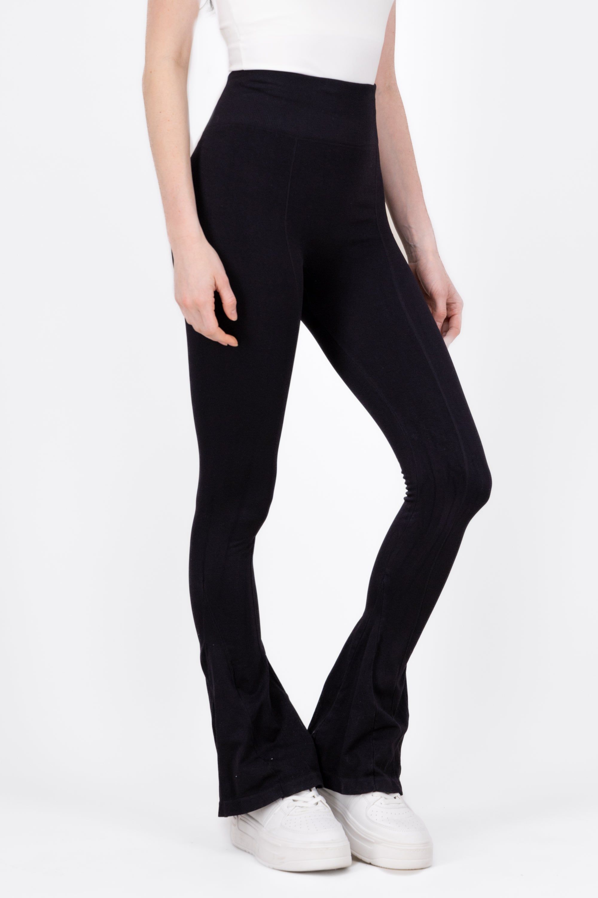 Pantalon Seamless Flare sold by Shasa product image thumbnail 3
