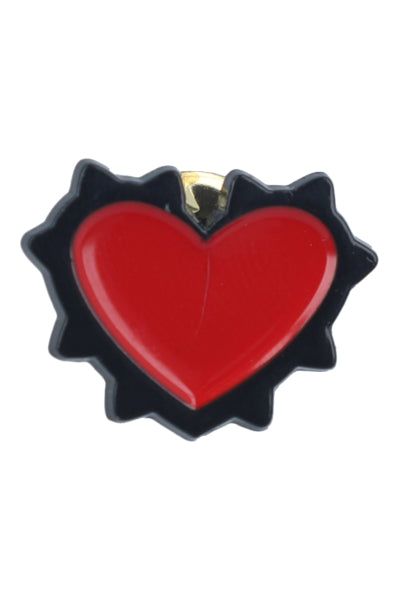 Pin metálico corazón sold by Shasa