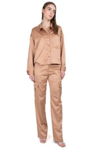 Pantalón cargo satín sold by Shasa