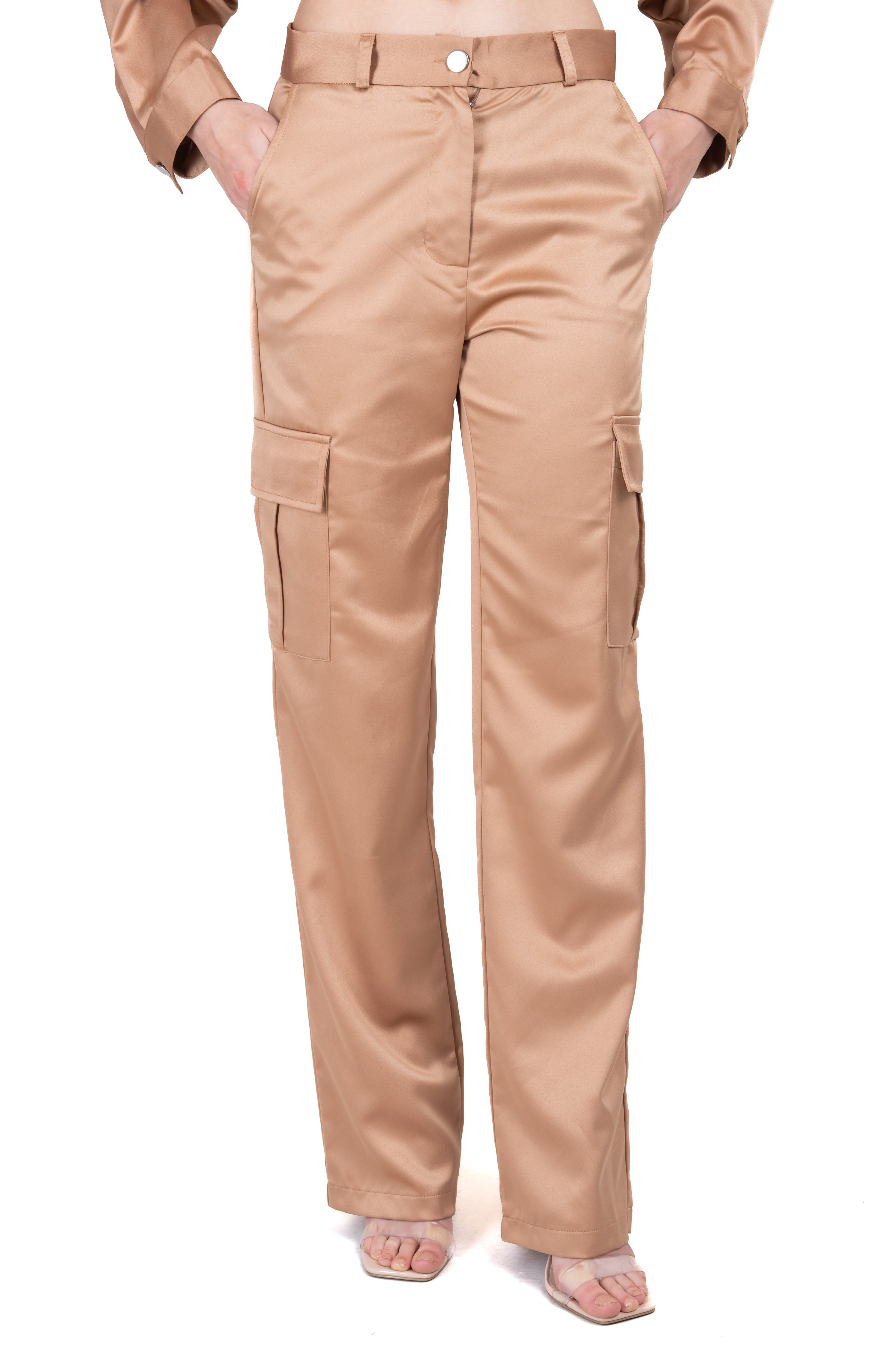 Pantalón cargo satín sold by Shasa