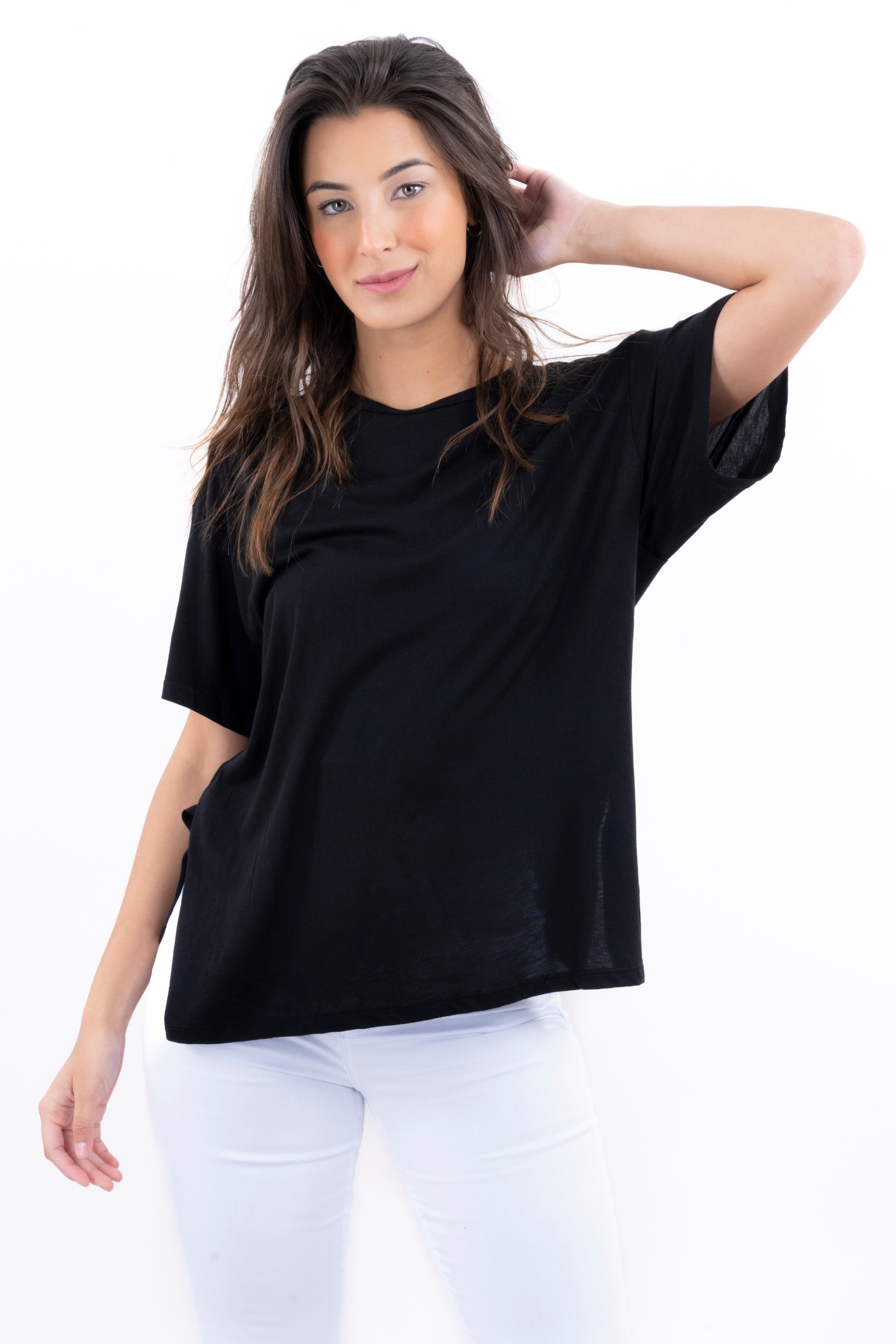 Playera amplia manga corta abertura sold by Shasa