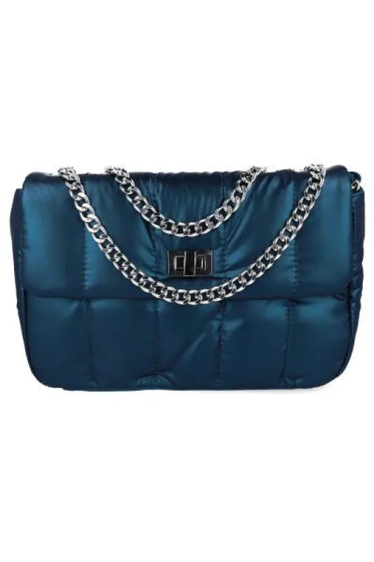 Bolsa capitonada efecto metálico sold by Shasa