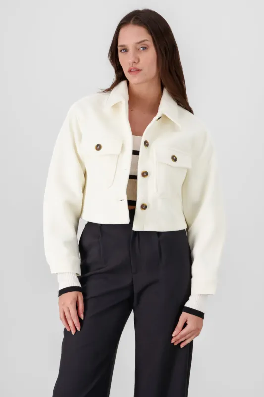 Chamarra suave con bolsas sold by Shasa