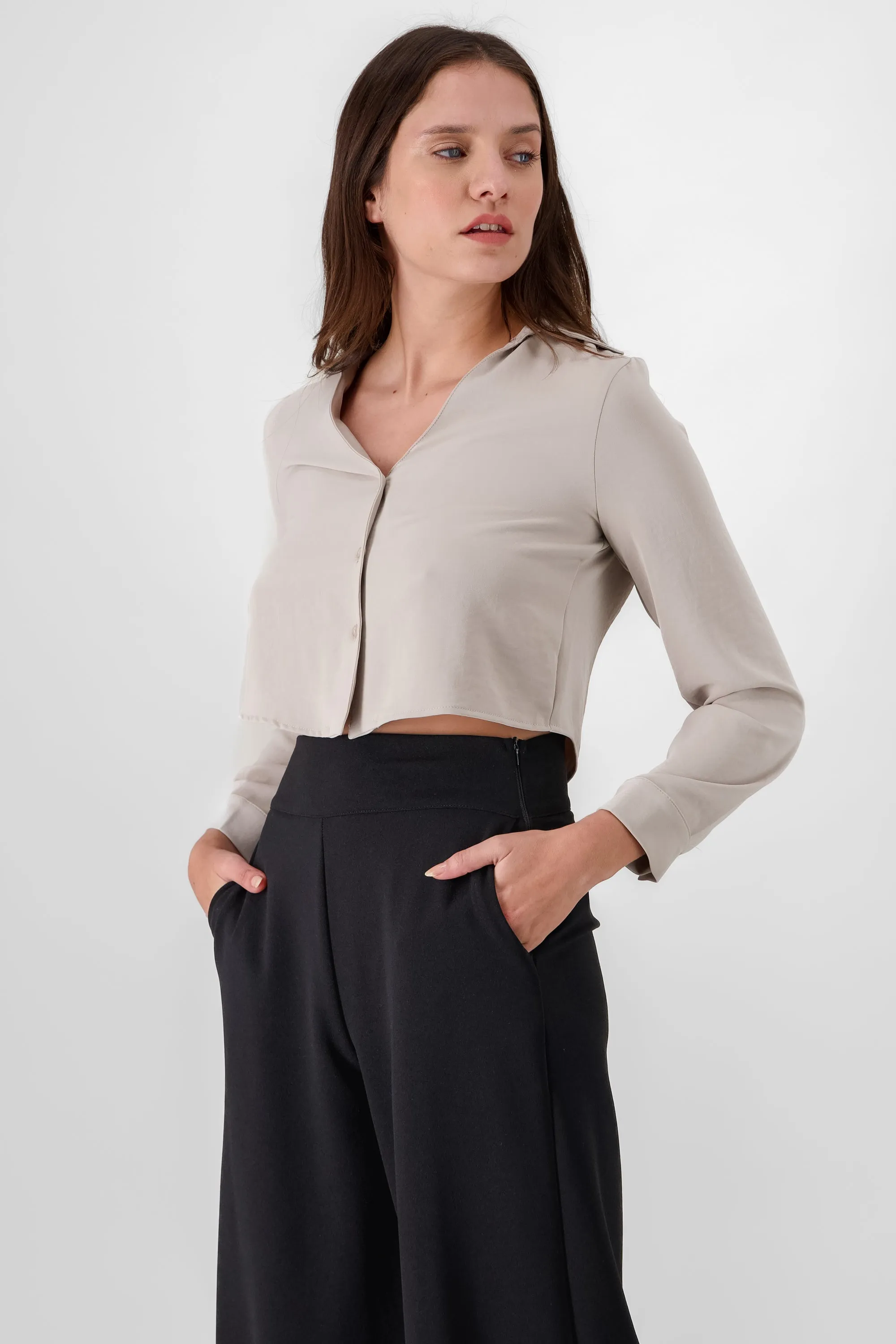 Camisa Crop Escote sold by Shasa