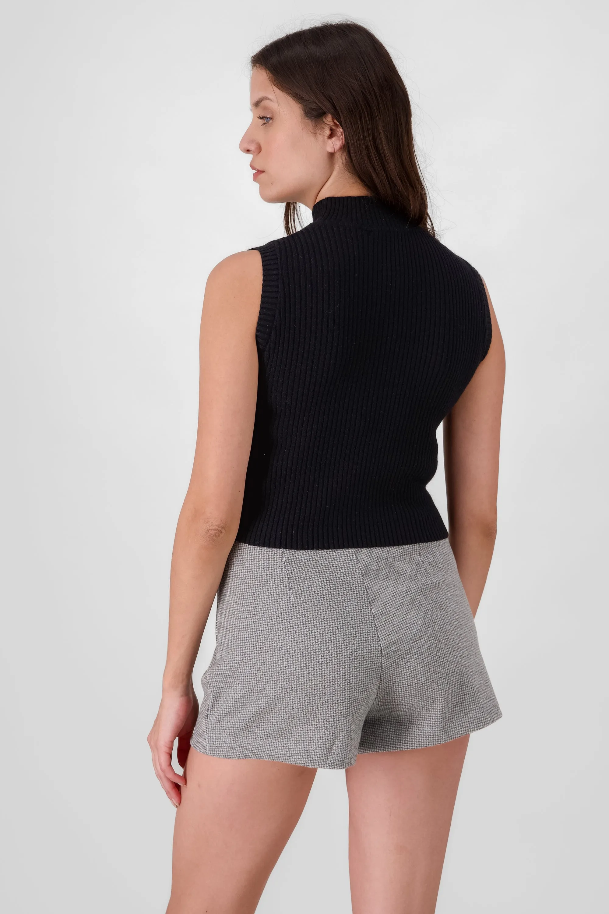 Top tejido cuello alto sin mangas sold by Shasa product image thumbnail 4