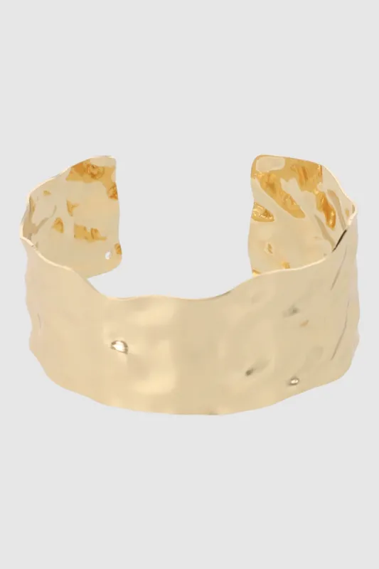 Cuff Metal Martelinado sold by Shasa