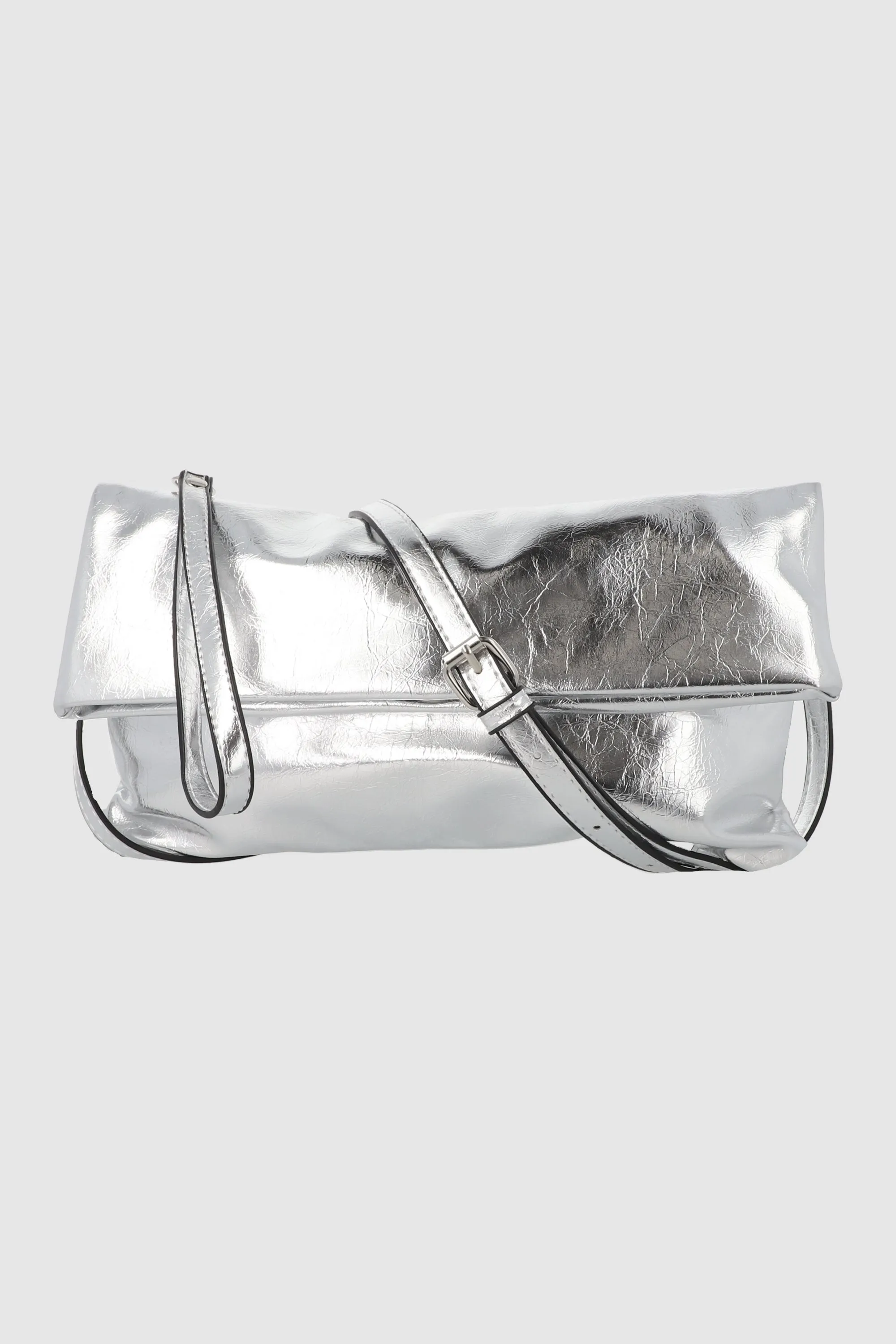 Bolsa clutch sobre metalizado sold by Shasa