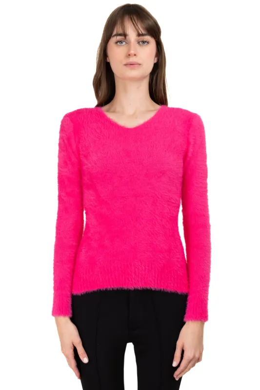 Suéter cuello v peluche sold by Shasa