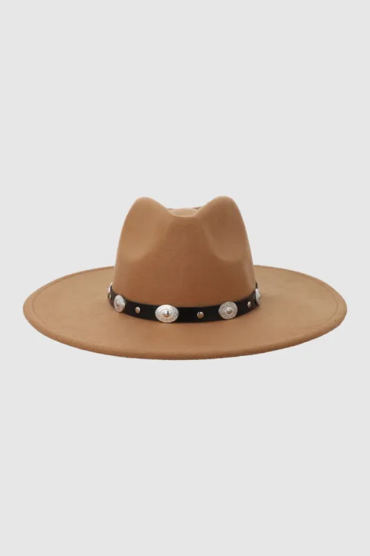 Sombrero vaquero cinturon sold by Shasa