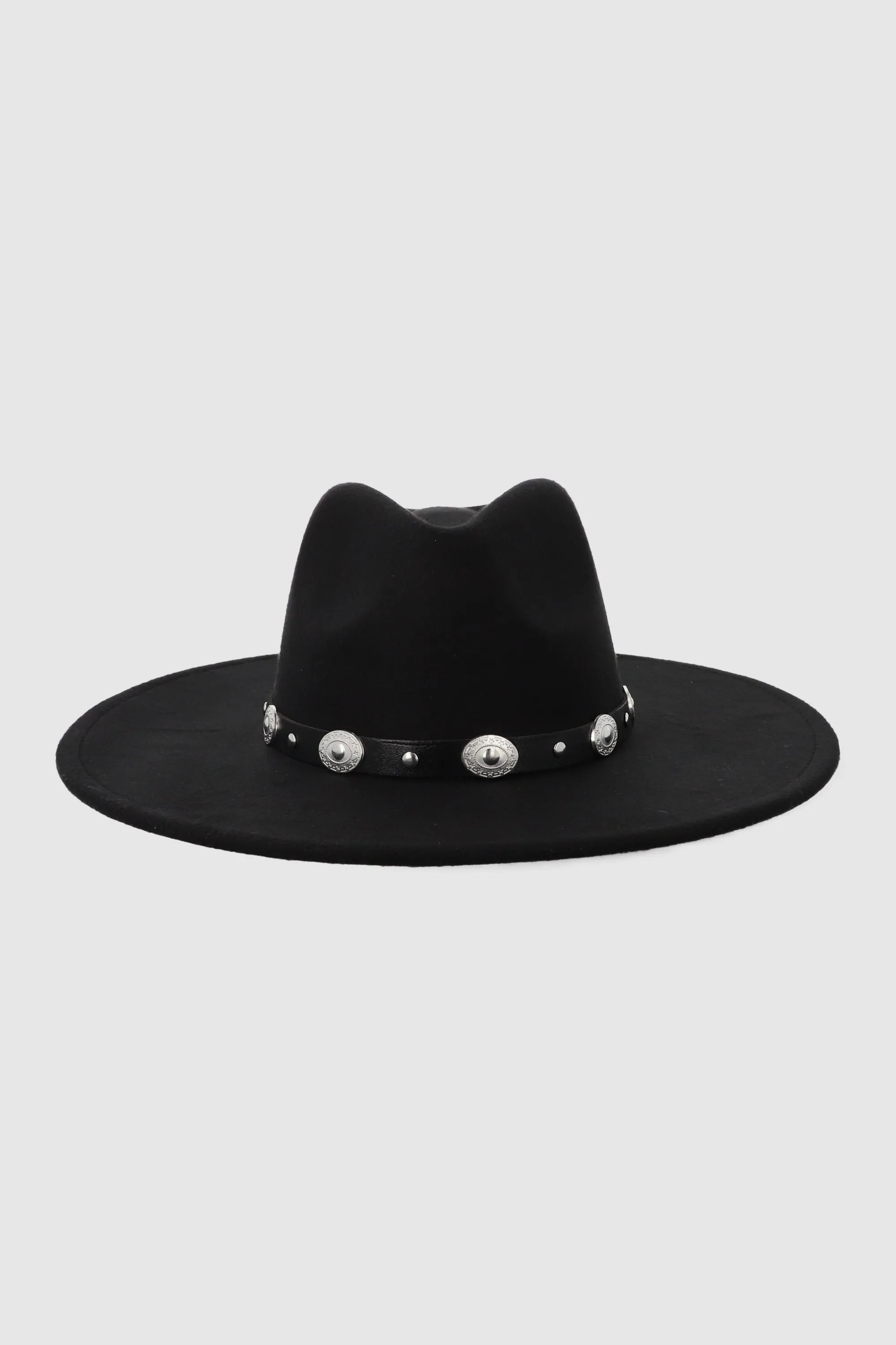 Sombrero vaquero cinturon sold by Shasa