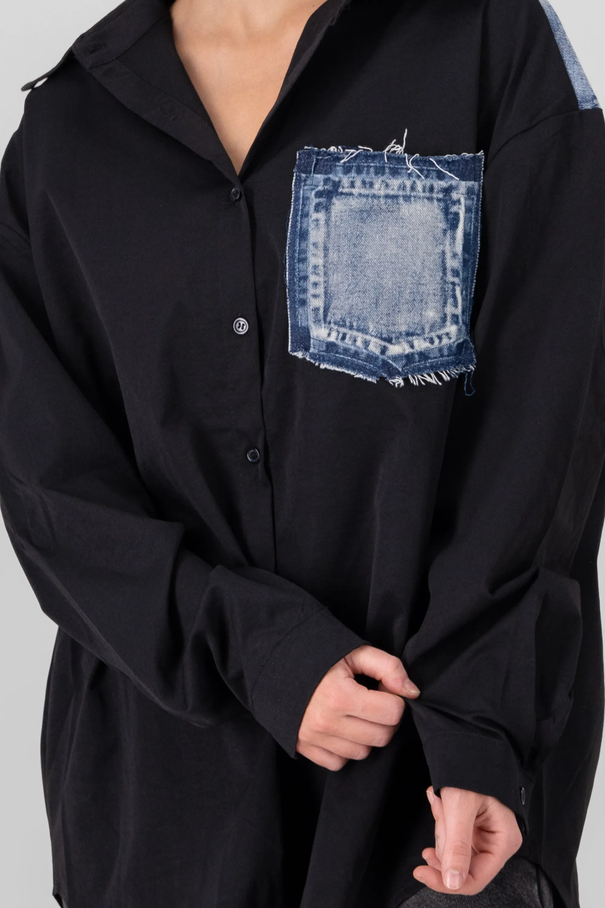 Camisa larga detalle bolsa denim sold by Shasa product image thumbnail 5