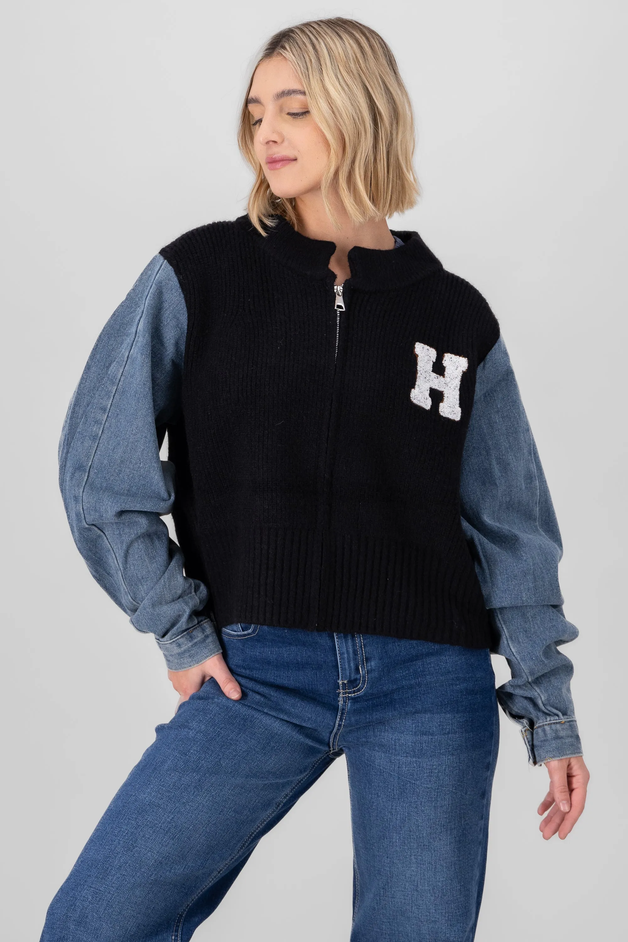 Sueter detalle mangas denim sold by Shasa