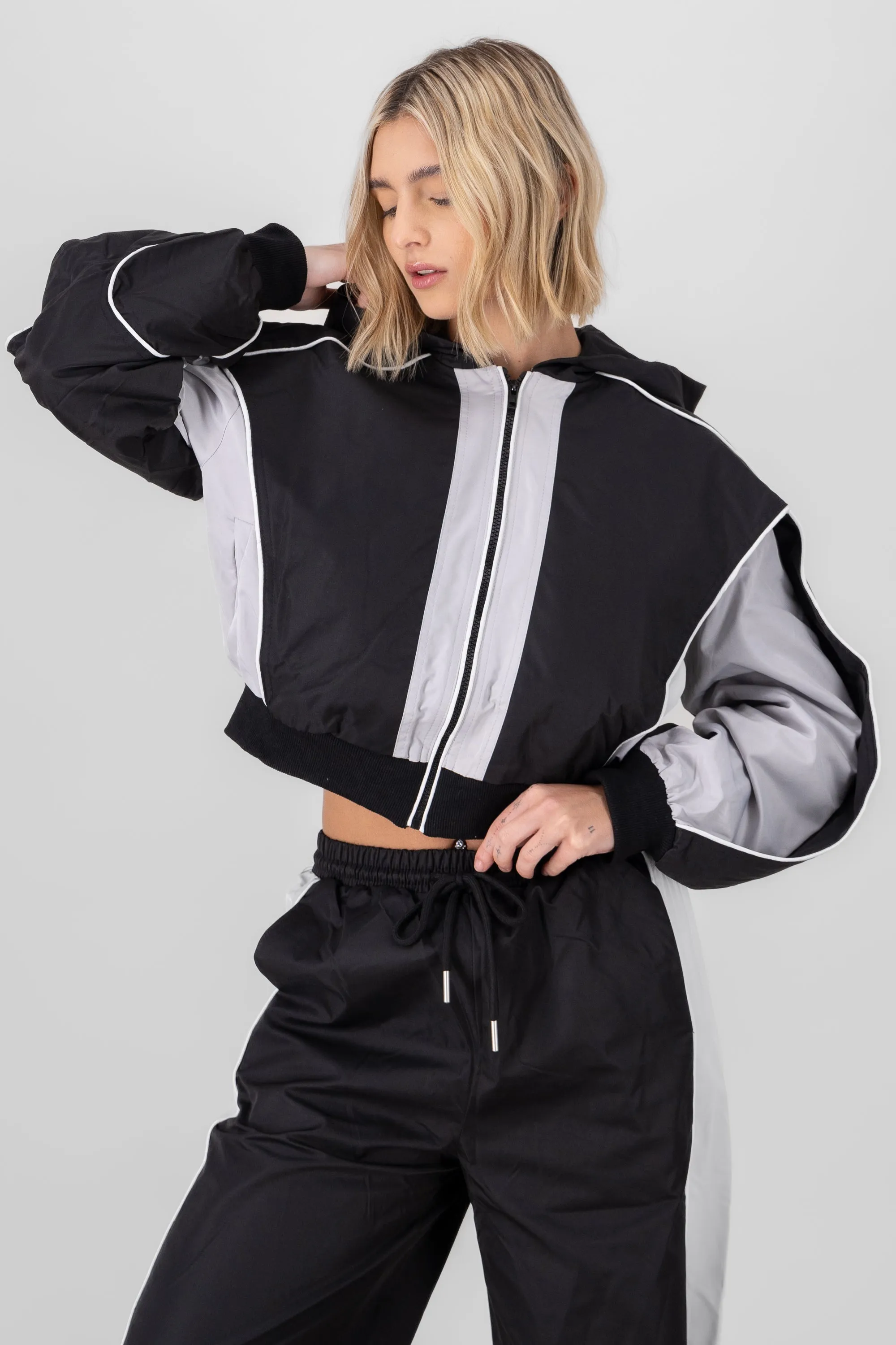 Chamarra ligera detalle contraste sold by Shasa