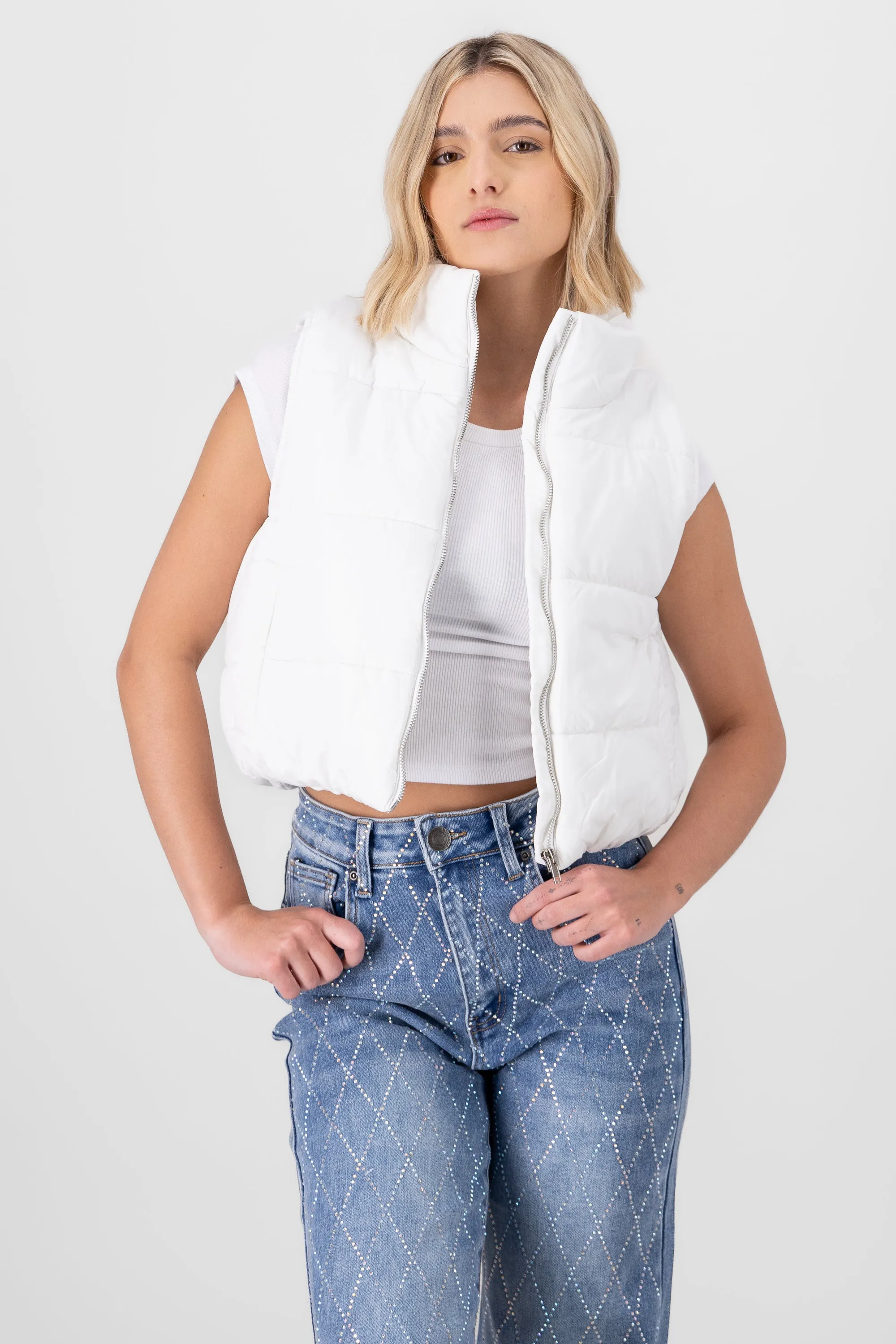 Chaleco corto capitonado sold by Shasa