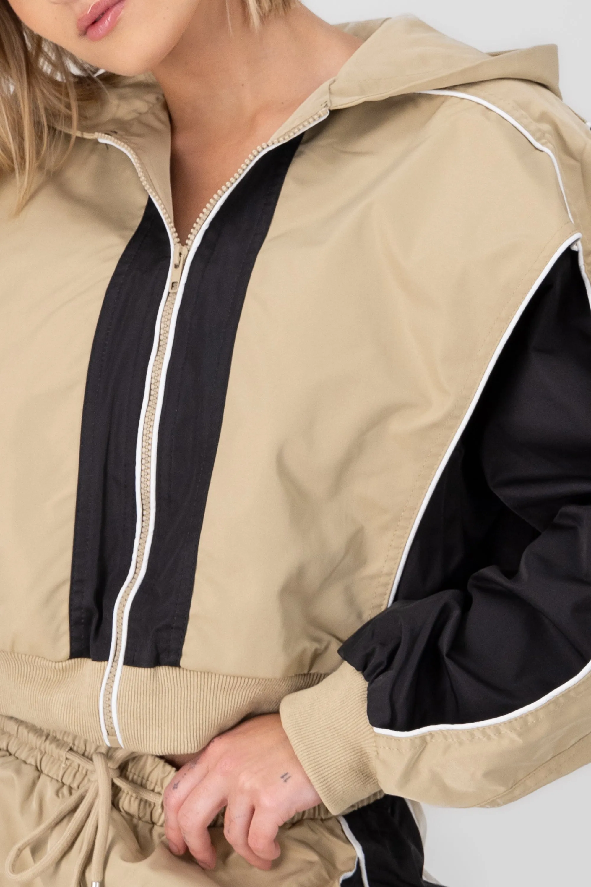 Chamarra ligera detalle contraste sold by Shasa product image thumbnail 5