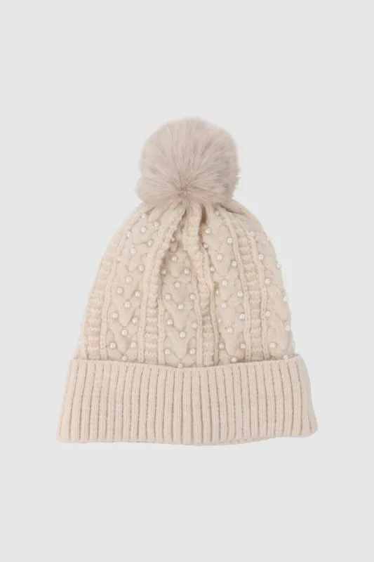 Beanie aplicaciones perlas sold by Shasa