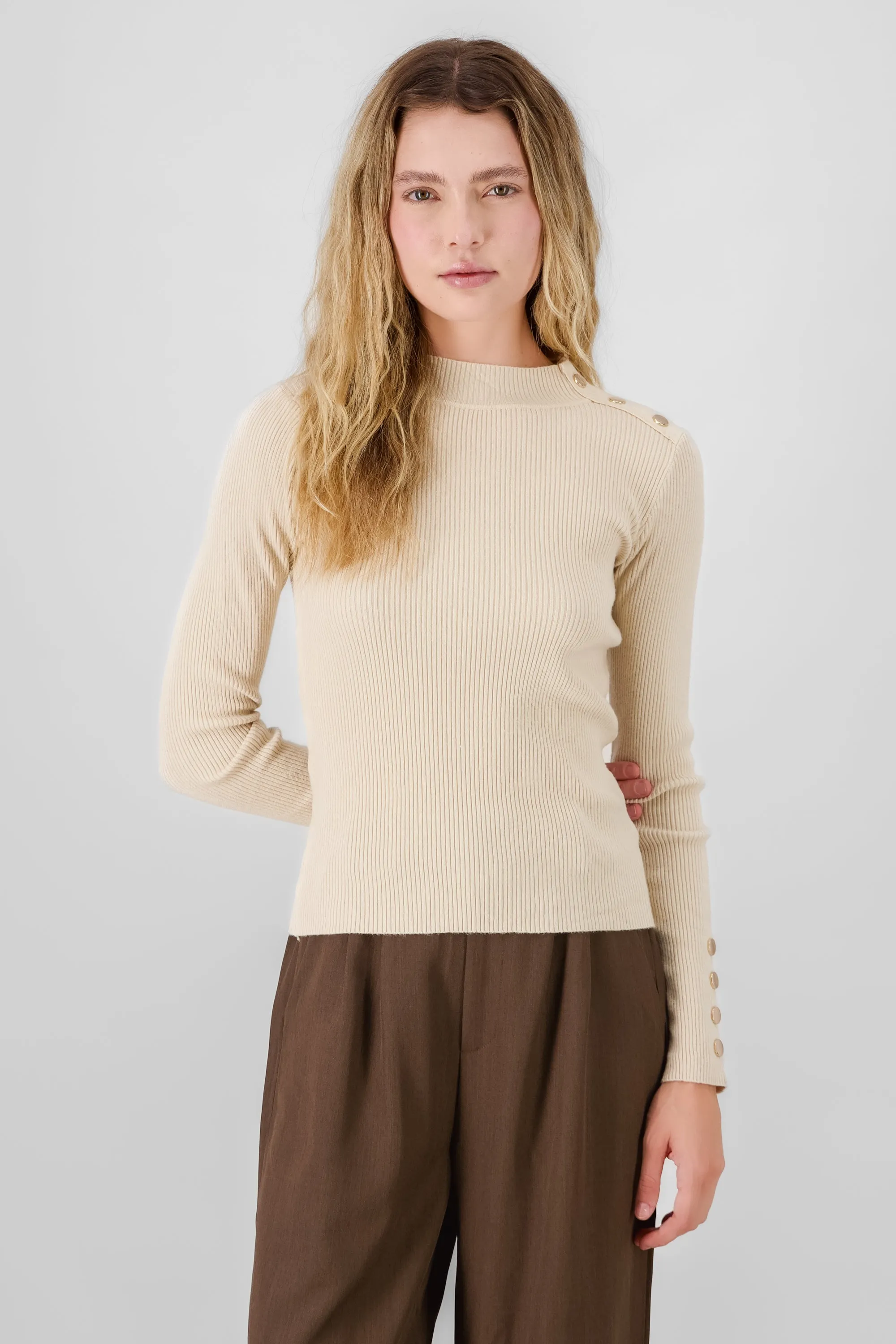 Sueter liso detalle botones sold by Shasa product image thumbnail 2