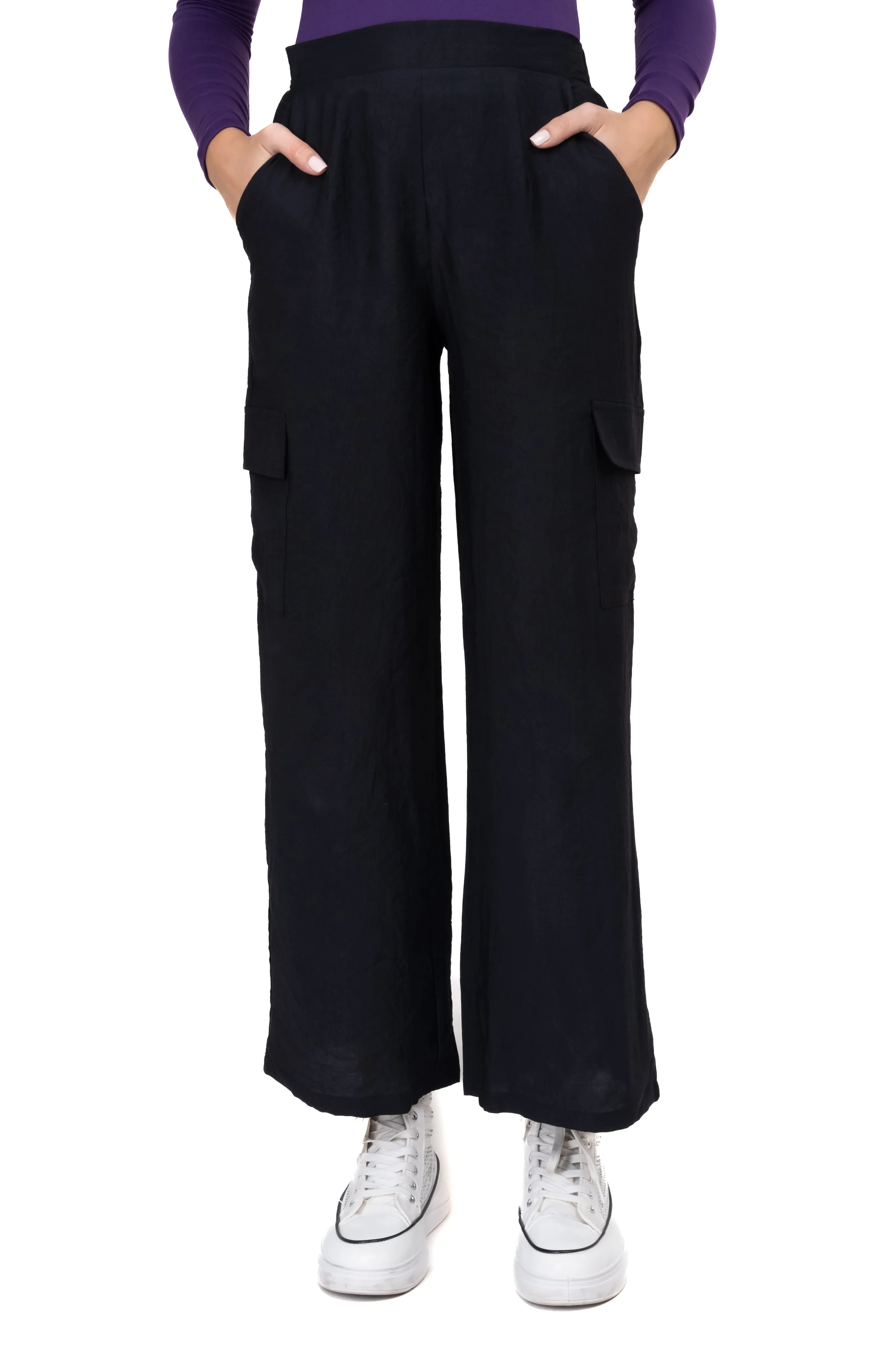 Pantalón recto cargo elástico sold by Shasa