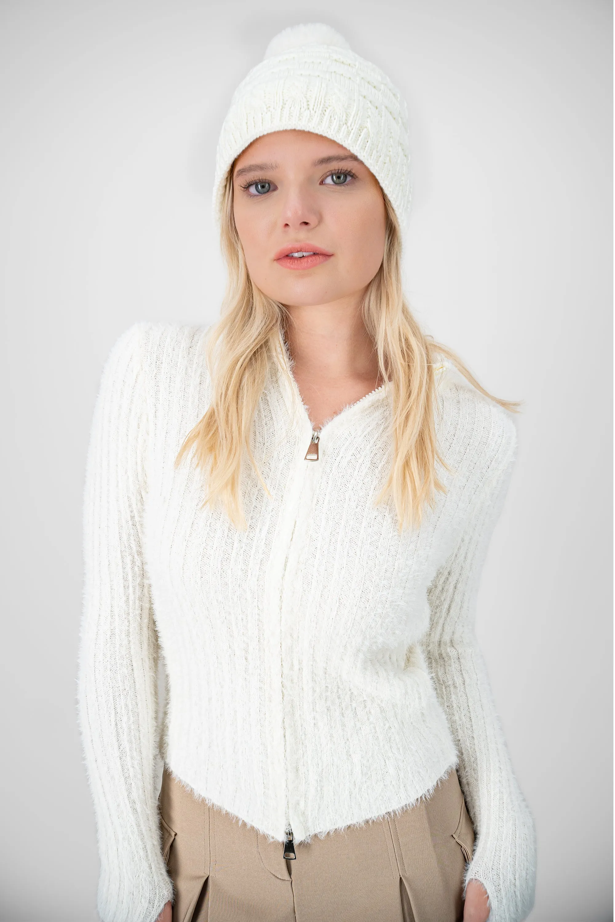 Gorro tejido cuadros sold by Shasa product image thumbnail 2