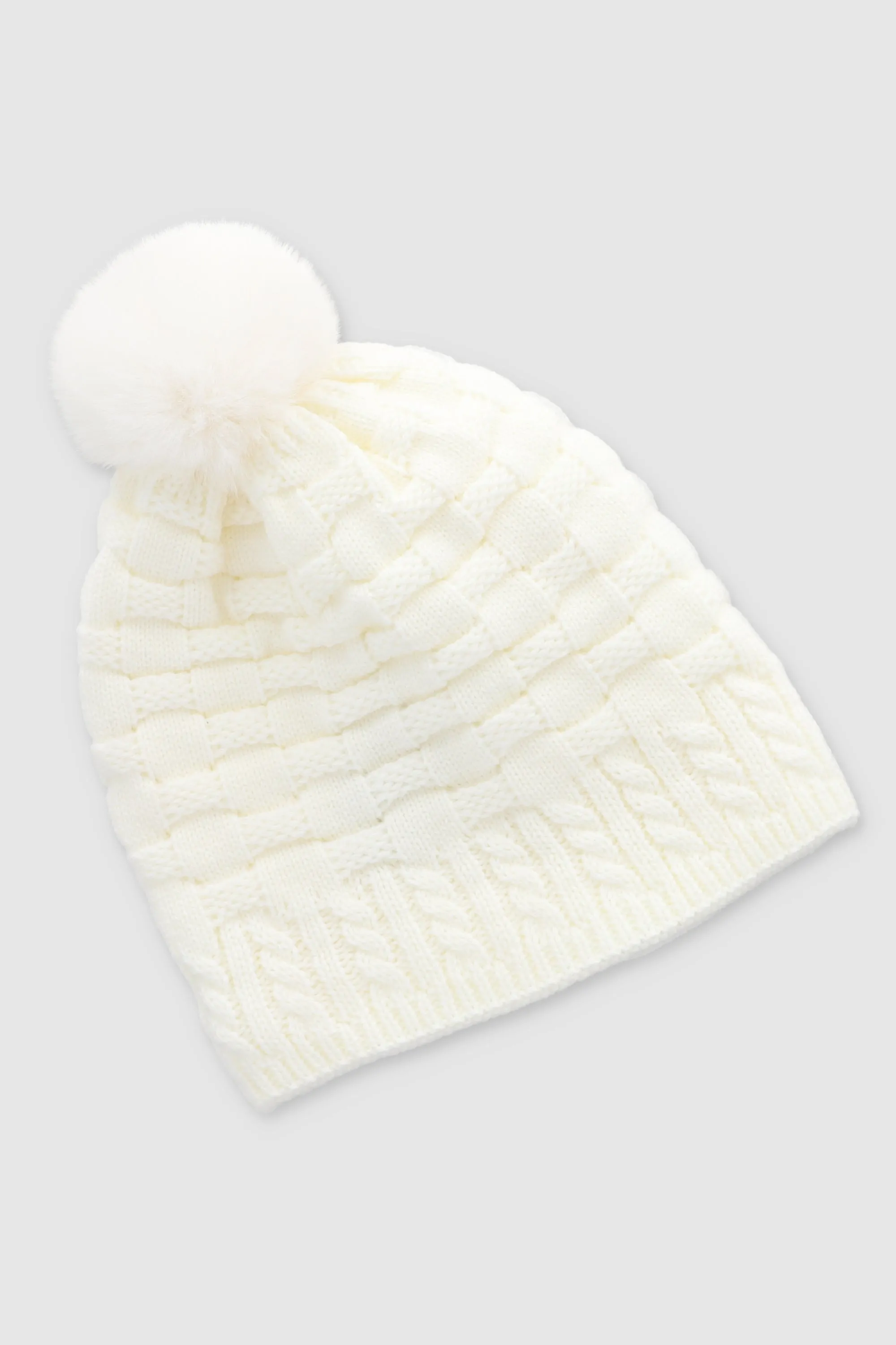 Gorro tejido cuadros sold by Shasa product image thumbnail 4