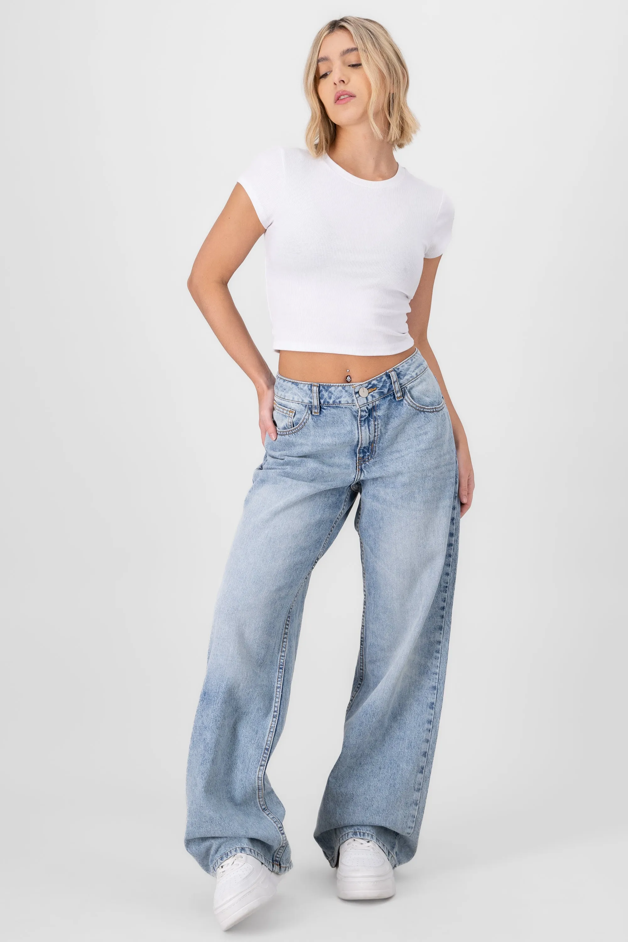 Jeans wide leg pierna ancha sold by Shasa