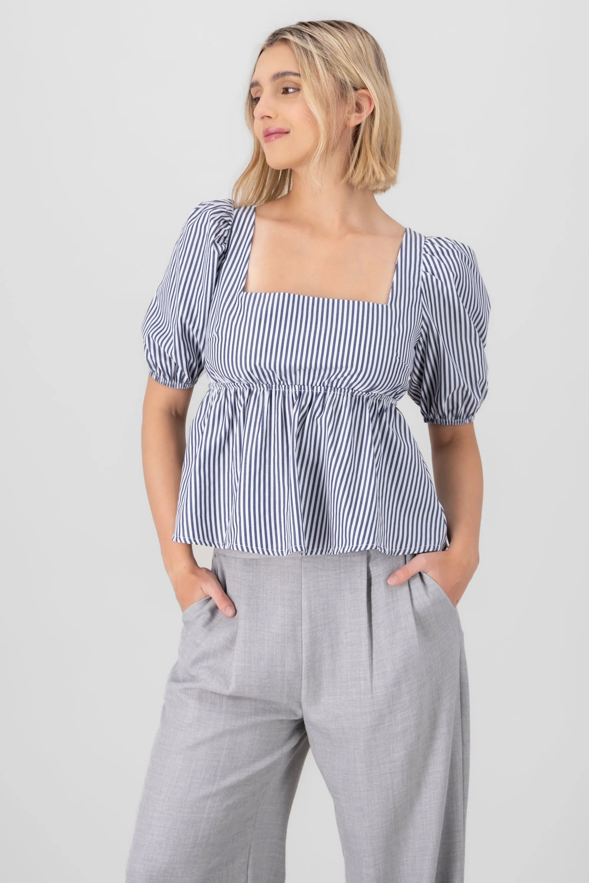 Blusa manga abullonada crop sold by Shasa product image thumbnail 2