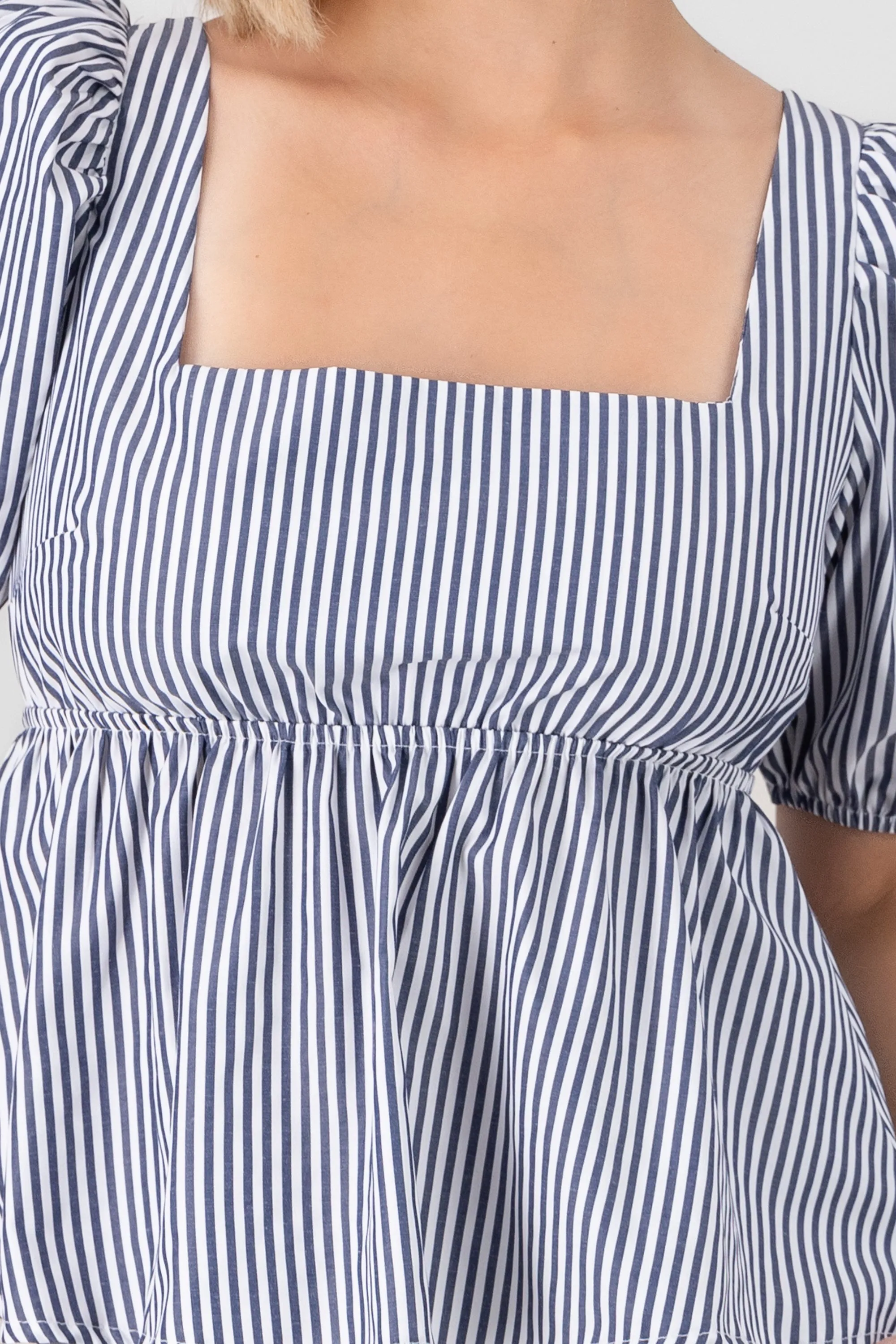 Blusa manga abullonada crop sold by Shasa product image thumbnail 5