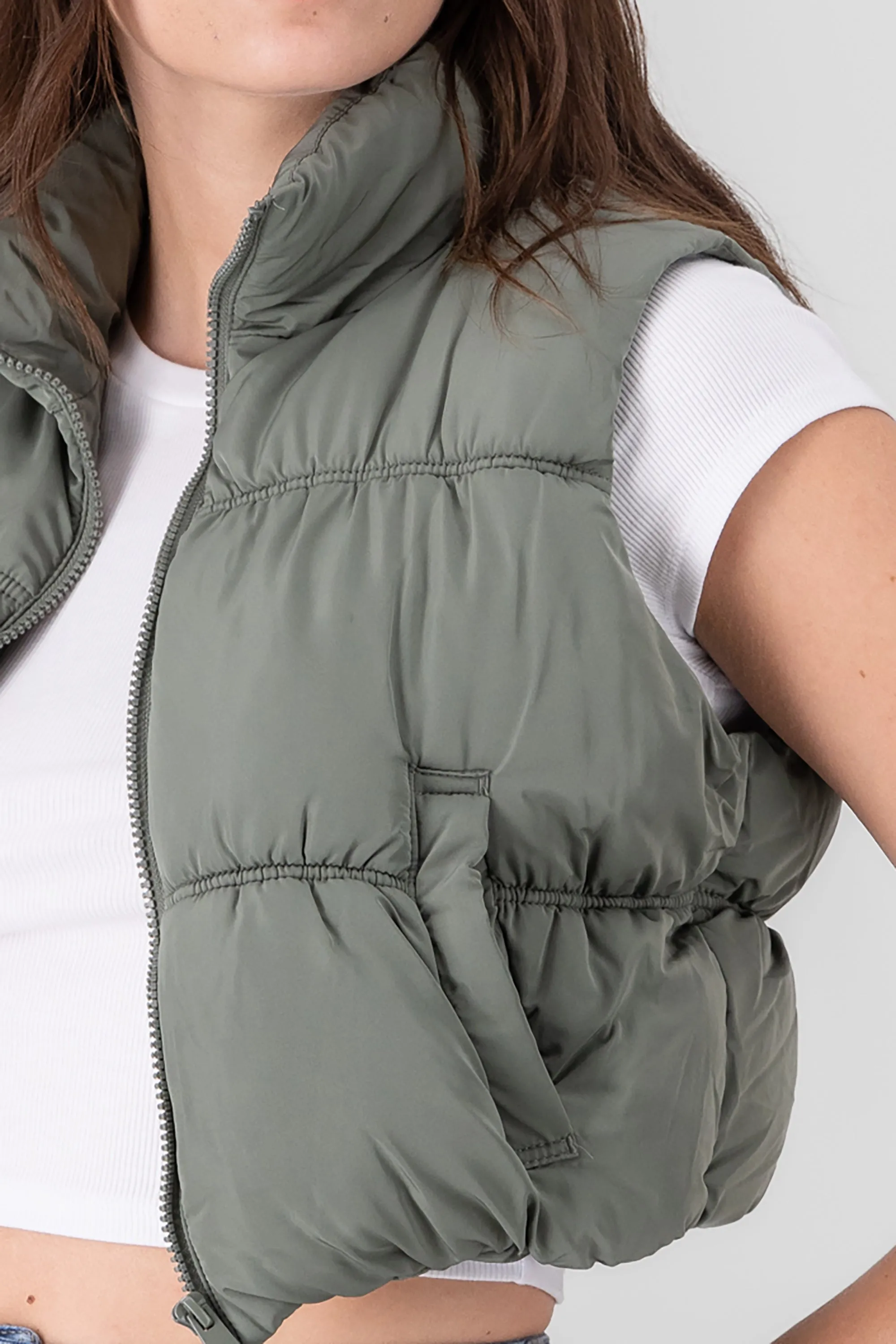 Chaleco crop capitonado cuello alto sold by Shasa product image thumbnail 5