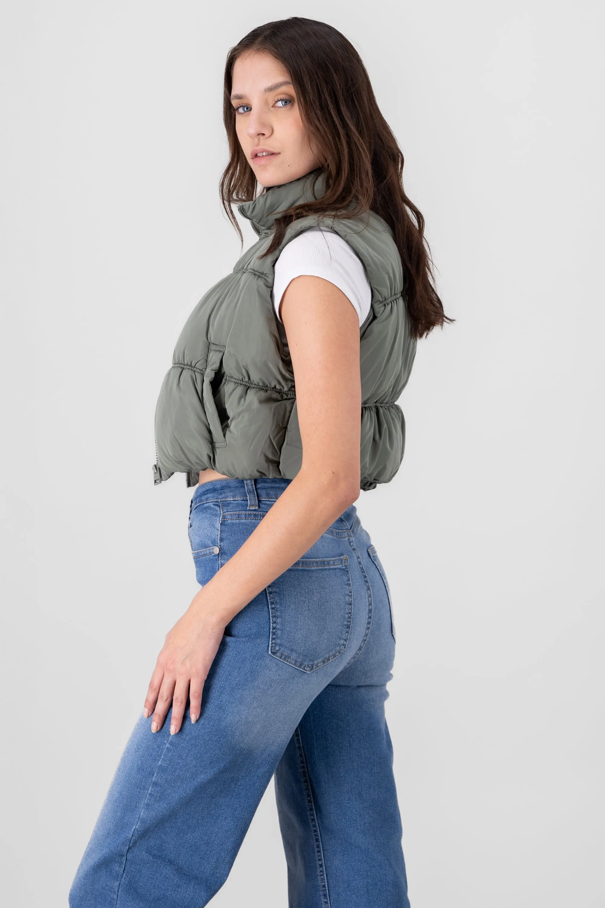 Chaleco crop capitonado cuello alto sold by Shasa product image thumbnail 3