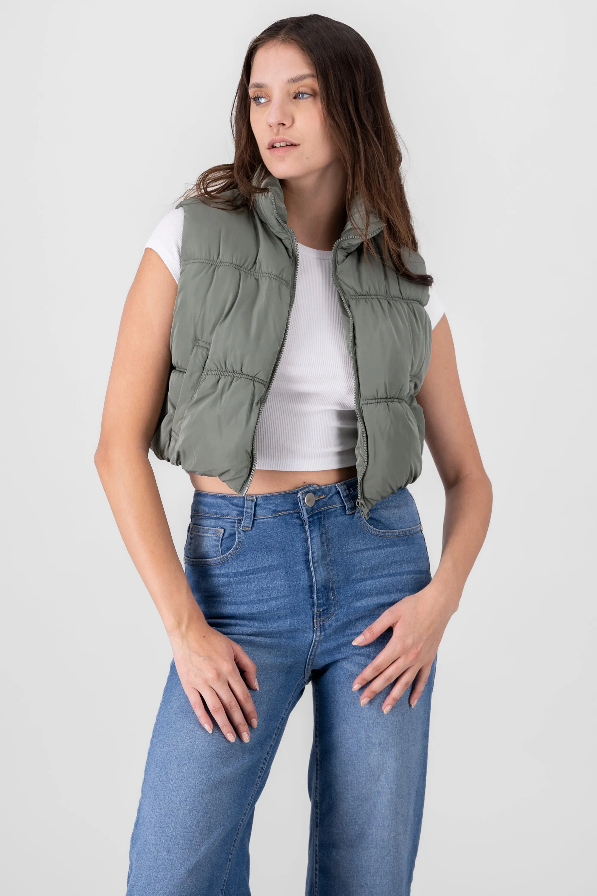 Chaleco crop capitonado cuello alto sold by Shasa product image thumbnail 2
