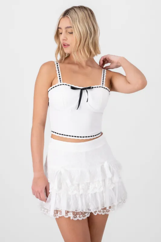 Top detalle encaje contraste sold by Shasa