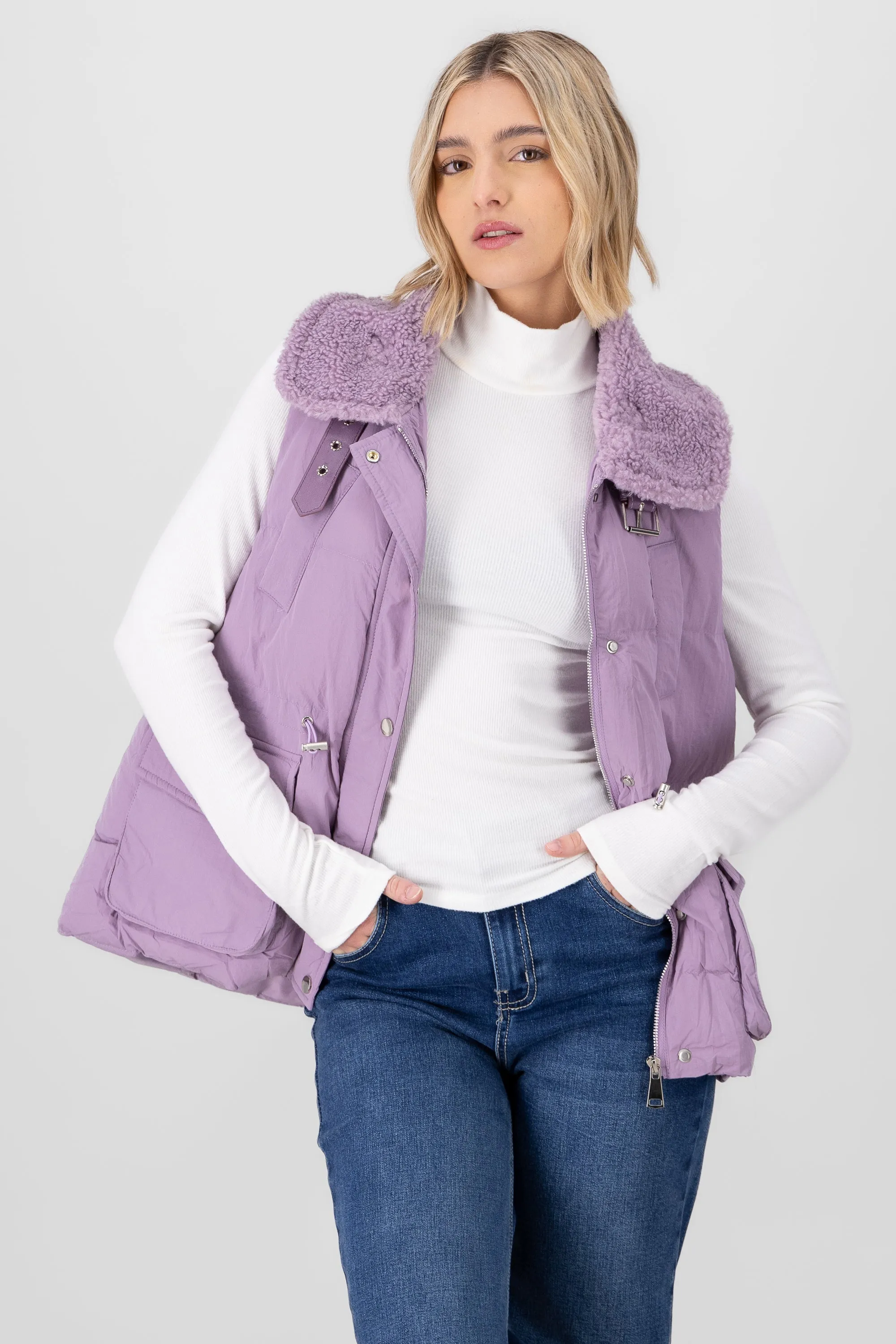 CHALECO DETALLE BORREGO sold by Shasa