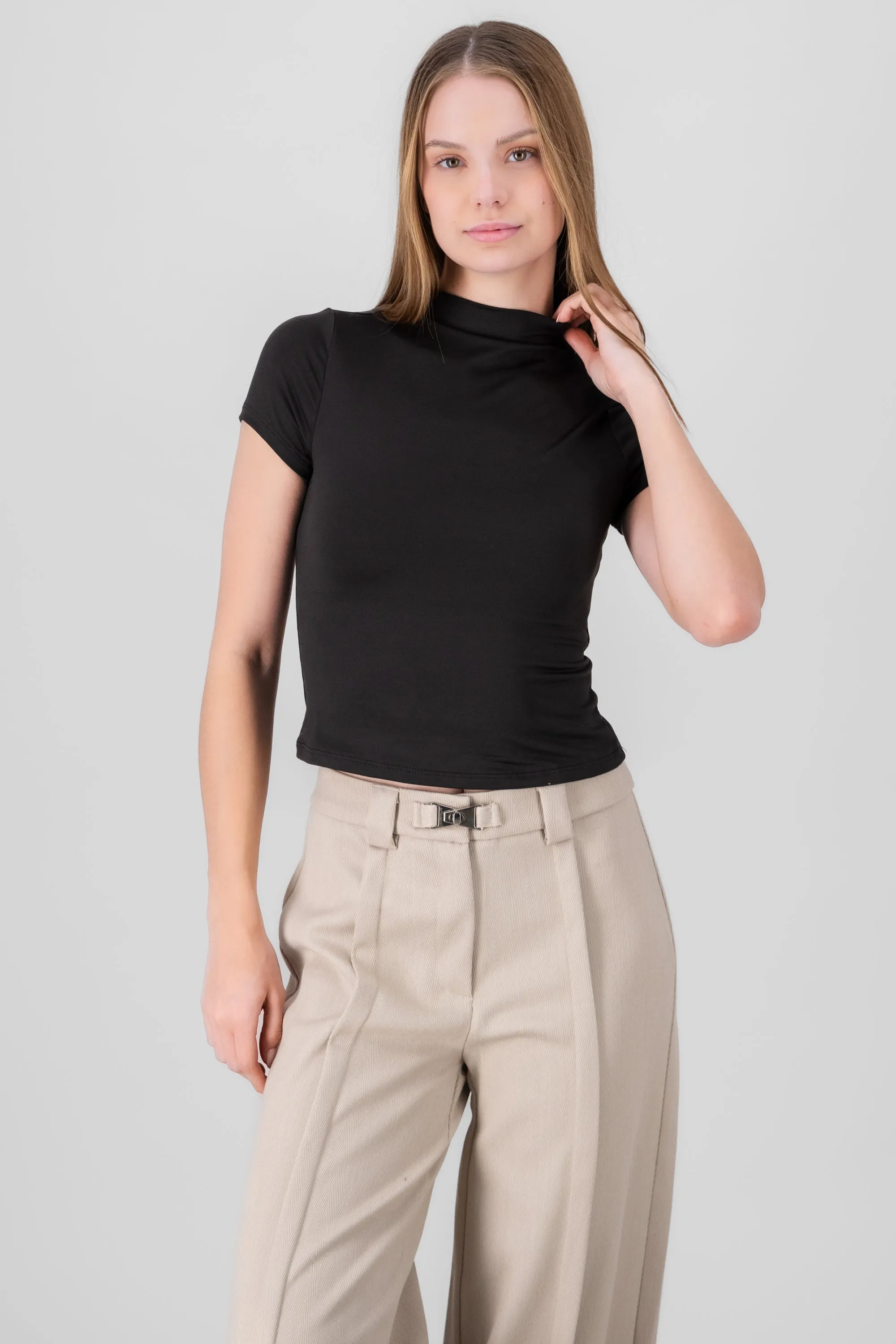 Top manga corta cuello alto sold by Shasa product image thumbnail 2