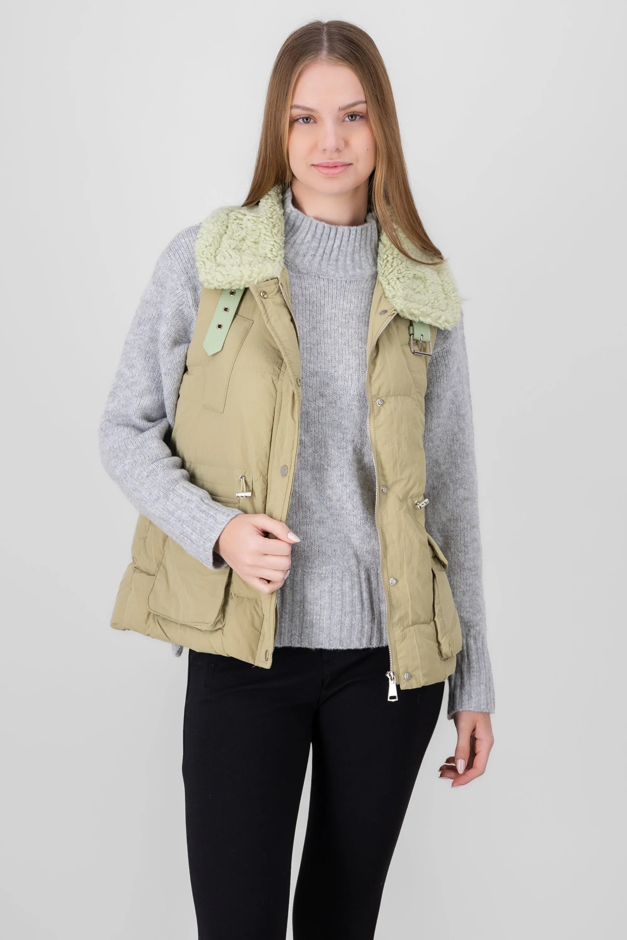 CHALECO DETALLE AJUSTADOR CINT sold by Shasa