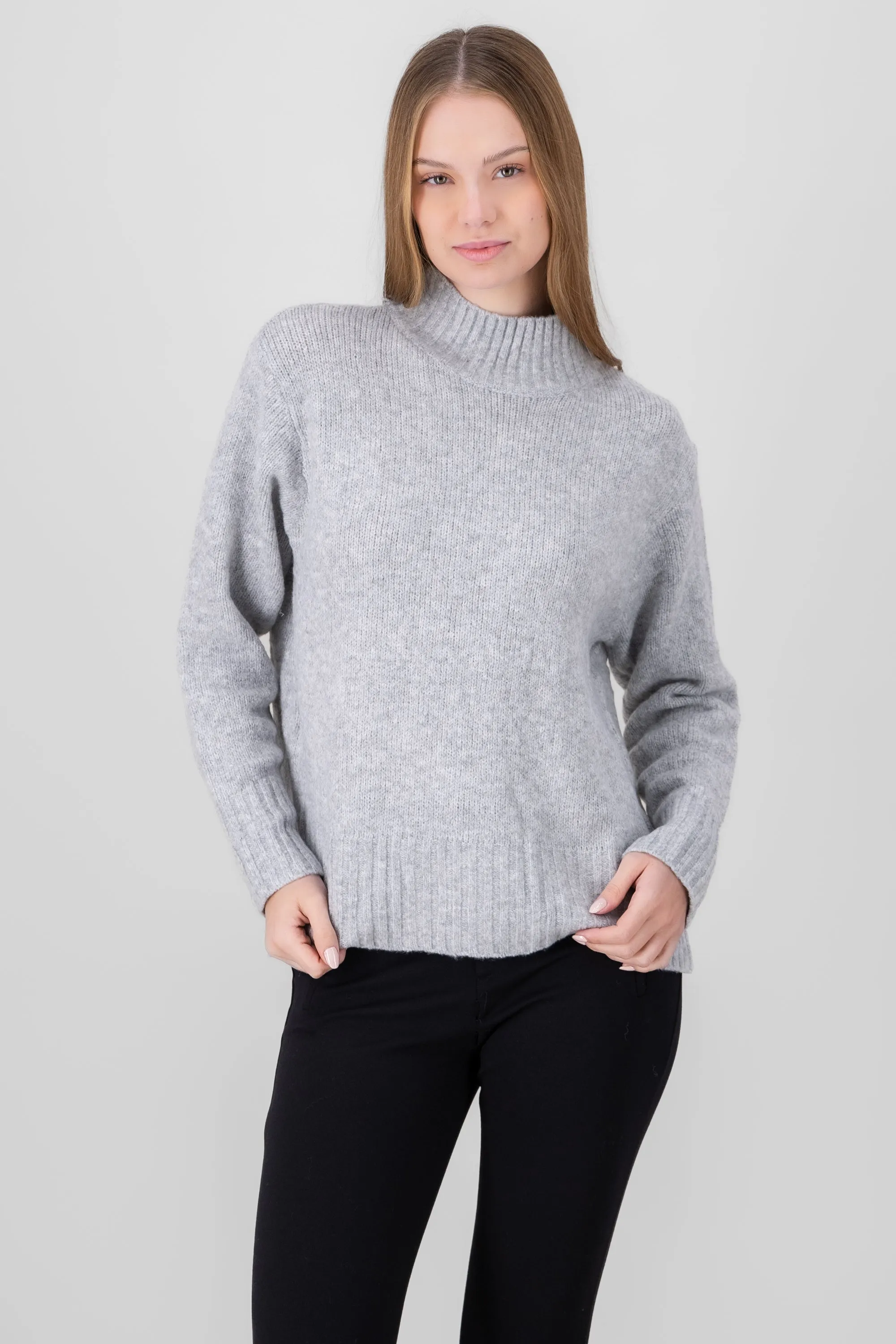 Sueter tejido liso sold by Shasa