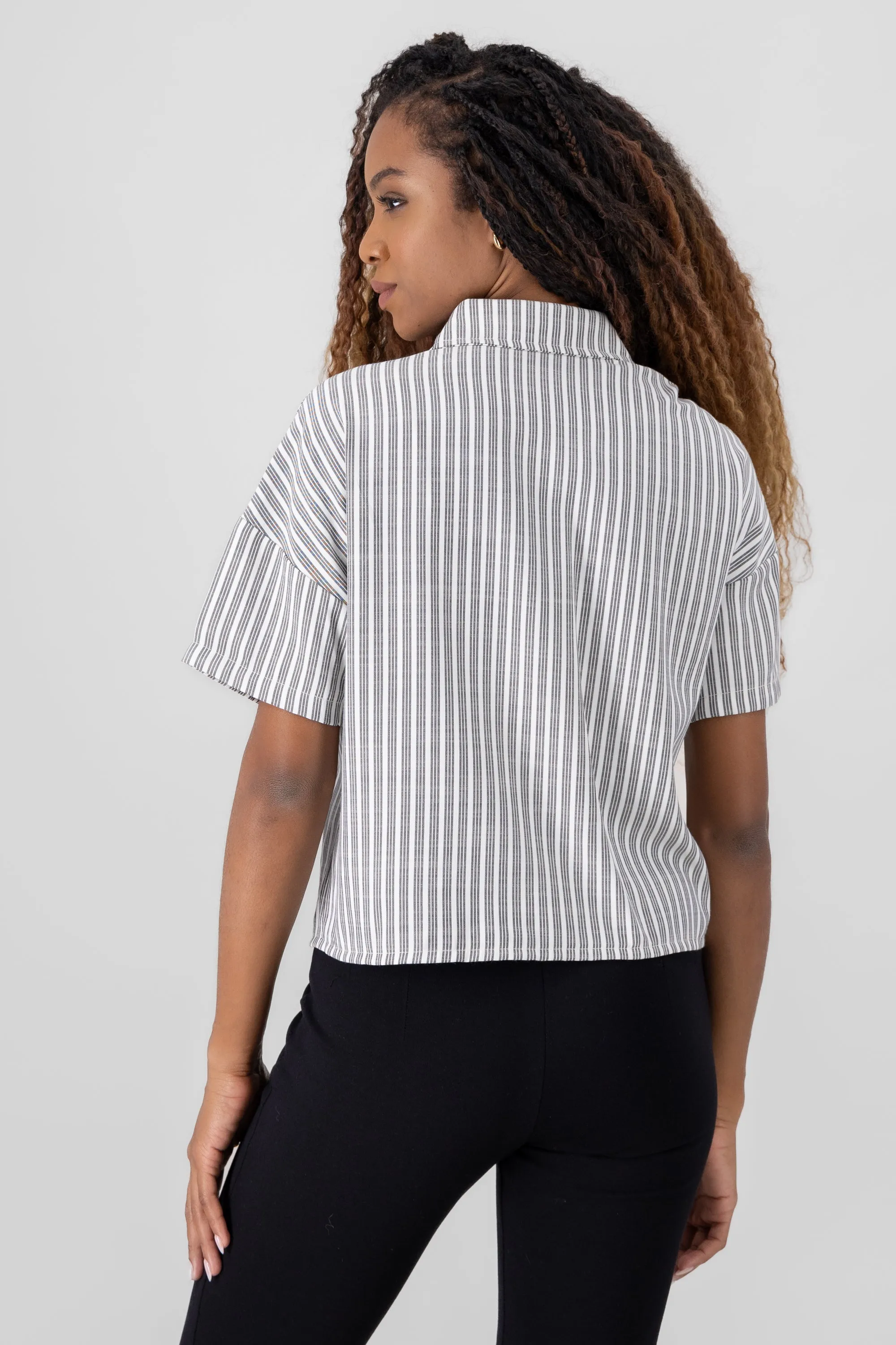 Camisa crop ligera manga corta sold by Shasa product image thumbnail 4
