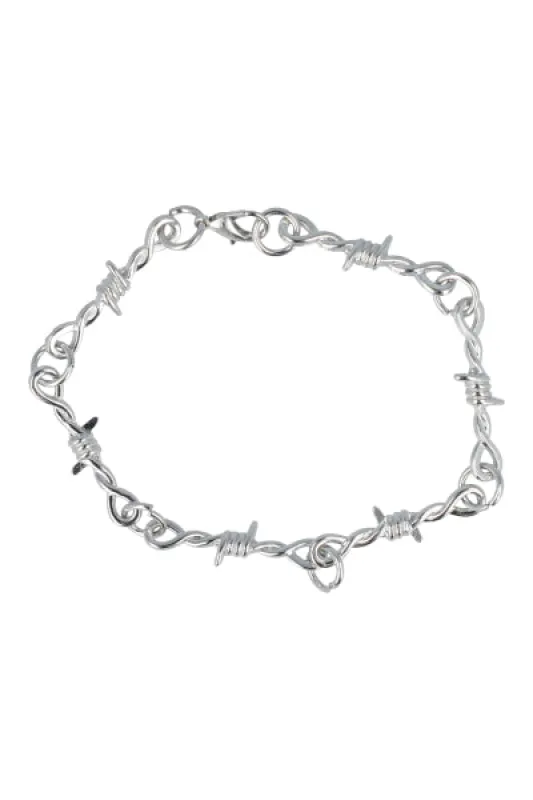 Pulsera metálica cadena púas sold by Shasa