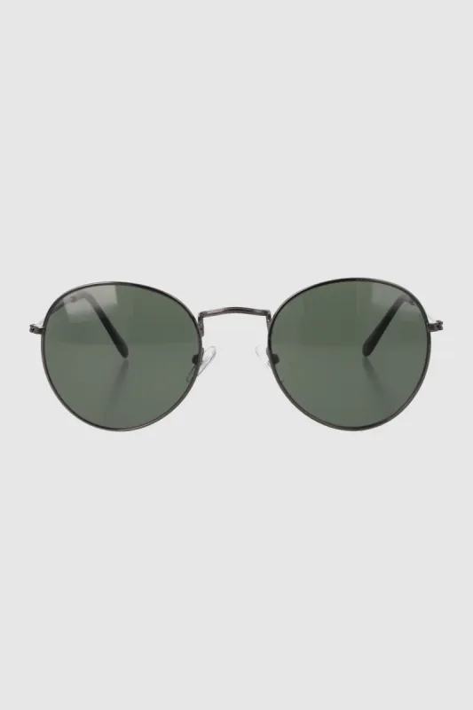 Lentes circulo oscuros sold by Shasa